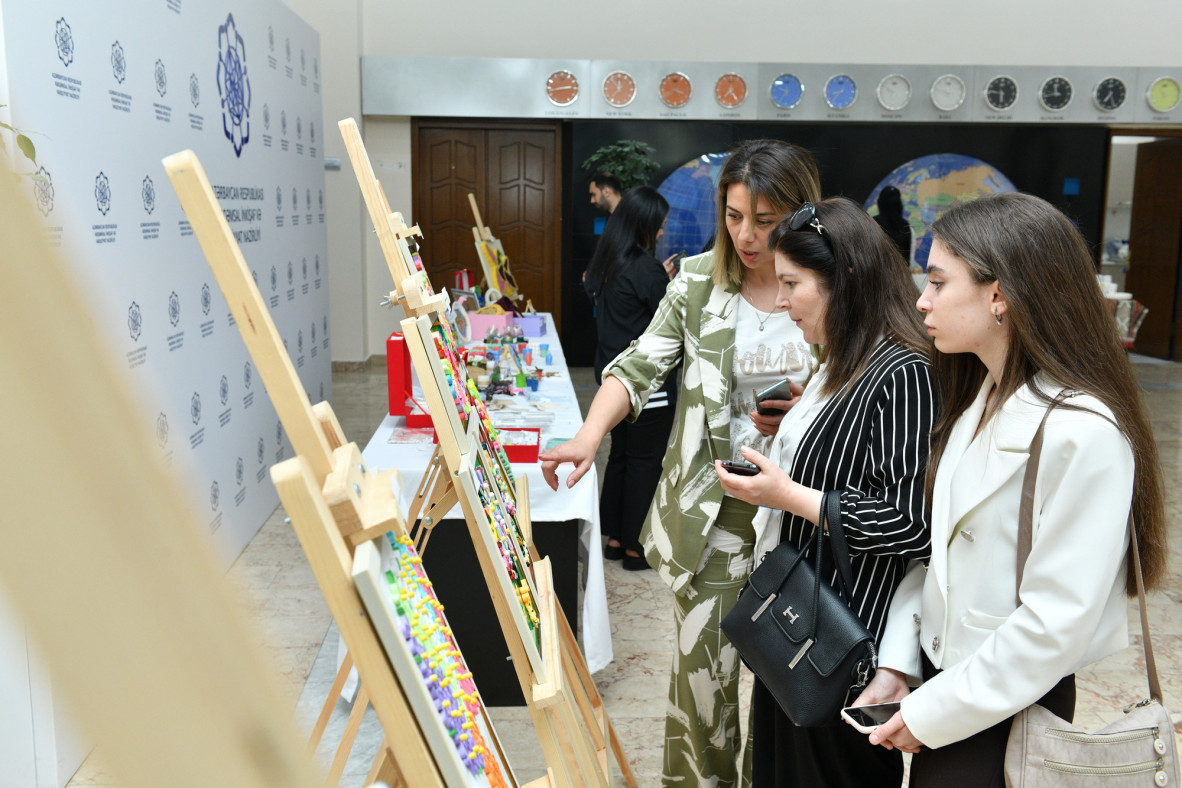 Ministry organizes exhibition fair of handicrafts of martyr families