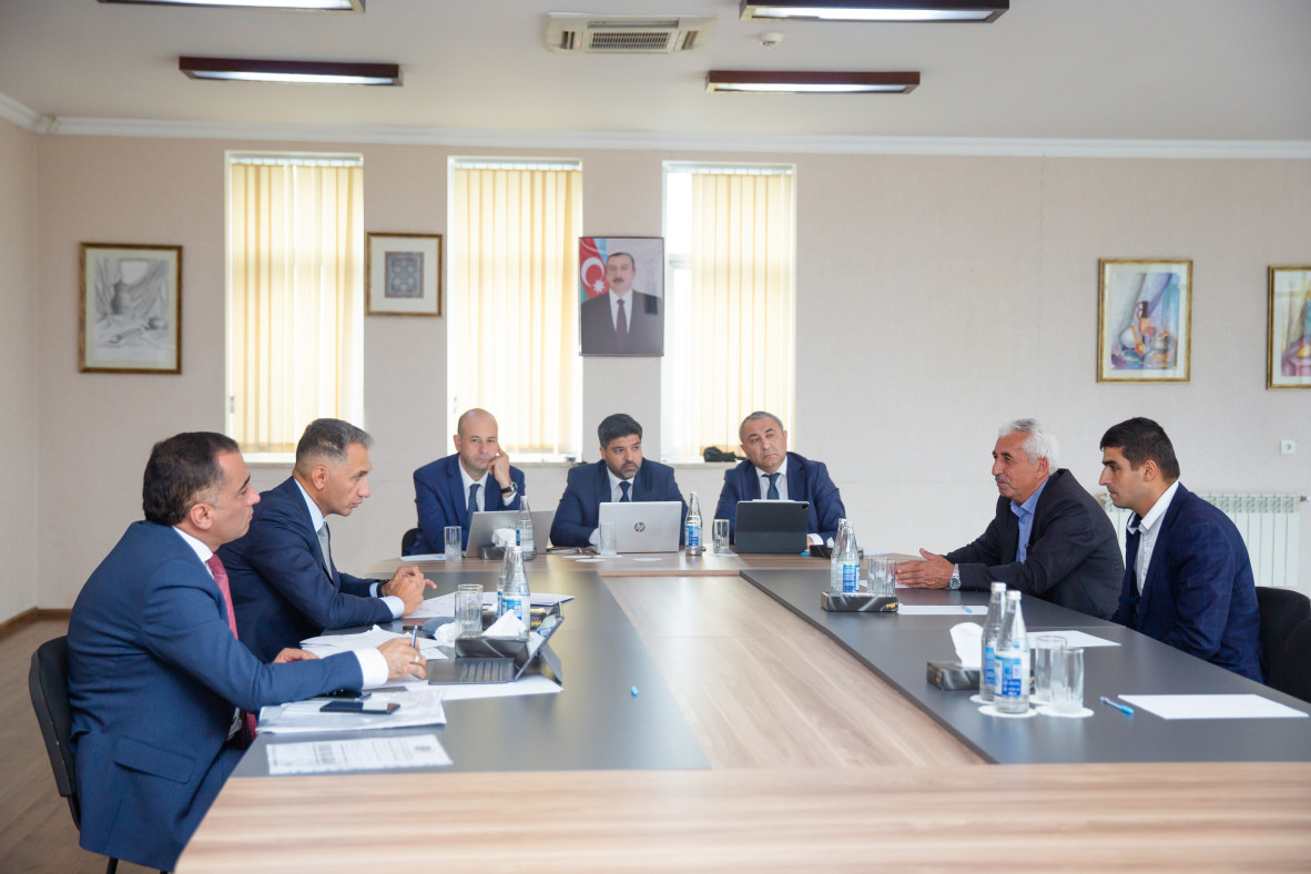 Министр Рашад Набиев принял граждан в городе Астара