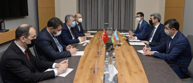 Deputy Minister Rovshan Rustamov met with Turkey’s Deputy Minister of Industry and Technology