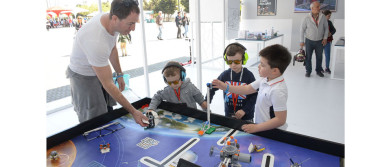 Drones and robots demonstration on Baku Boulevard for Formula1 participants