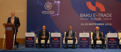 В Баку проходит первый Международный форум по электронной коммерции