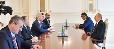 Prezident İlham Əliyev Türkiyənin Nəqliyyat və İnfrastruktur nazirinin başçılıq etdiyi nümayəndə heyətini qəbul edib