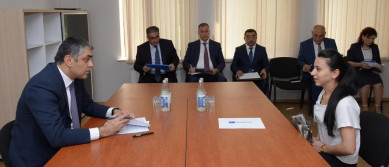 Министр транспорта, связи и высоких технологий принял граждан в Загатале, а первый заместитель министра – в Гахе 