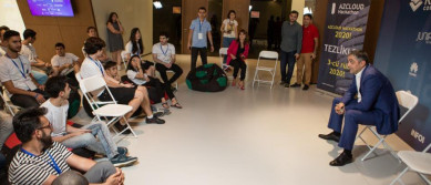 Рамин Гулузаде встретился с участниками конкурса AZCLOUD Hackathon 2019