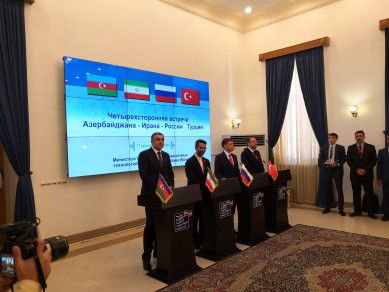 Azərbaycan nümayəndə heyəti Nəqliyyat, Rabitə və Yüksək Texnologiyalar naziri Ramin Quluzadənin rəhbərliyi ilə İranda səfərdədir