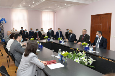 Nazir Rəşad Nəbiyev “AzEuroTel” MMC-nin əməkdaşlarını mükafatlandırıb