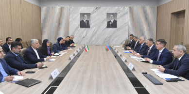 Minister Rashad Nabiyev Meets with Delegation Led by Iran’s Minister of Roads and Urban Development