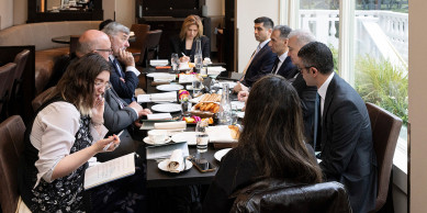 Nazir Rəşad Nəbiyev Londonda Böyük Britaniyanın Azərbaycan üzrə ticarət elçisi, Lordlar Palatasının üzvü ilə görüşüb