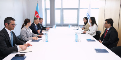 Minister Rashad Nabiyev Meets with AIIB Director General Xiaohong Yang