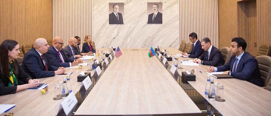 Министр Рашад Набиев встретился с помощником министра торговли США по глобальным рынкам