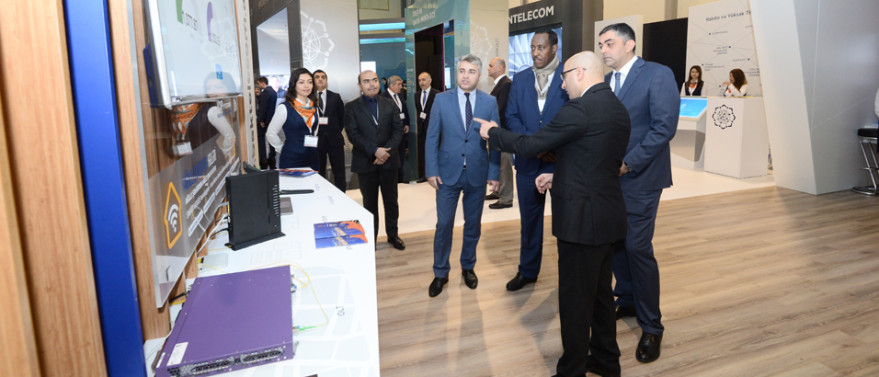 UPU Director General views Bakutel 2016 exhibition 