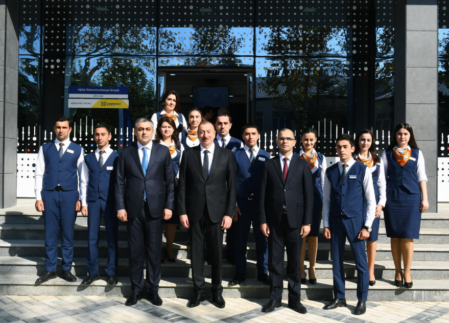 Prezident İlham Əliyev Ağdaş Rayon Telekommunikasiya Qovşağında “Şəbəkə” Xidmət Mərkəzinin istifadəyə verilməsi tədbirində iştirak edib