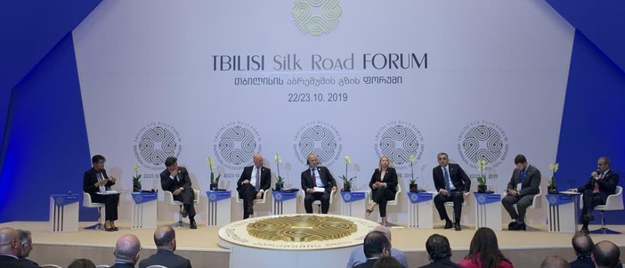 Делегация во главе с министром Рамином Гулузаде приняла участие в 3-м Тбилисском форуме Шелкового пути в Грузии