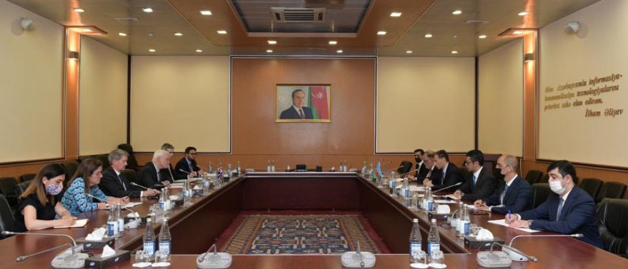 Nazir Rəşad  Nəbiyev ölkəmizdə səfərdə olan Böyük  Britaniyanın ixracat naziri Qraham Styuartla görüşüb