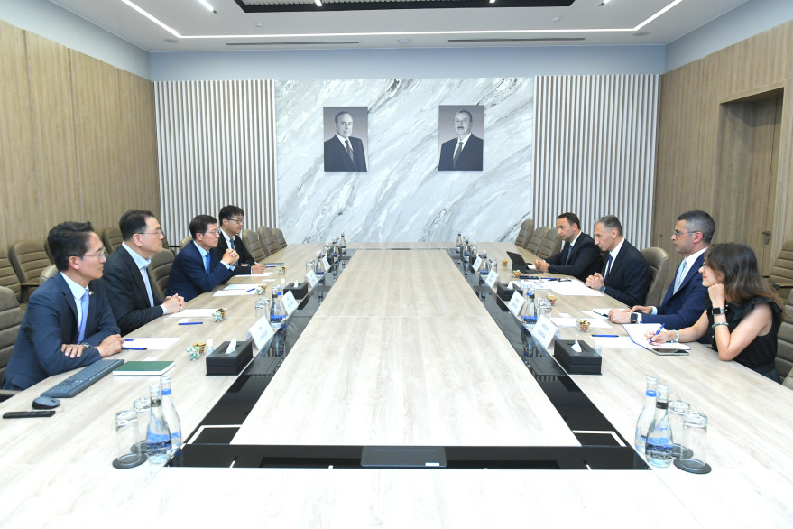Nazir Rəşad Nəbiyev “Samsung C&T Corporation Engineering & Construction Group”un rəhbər şəxsləri ilə görüşüb