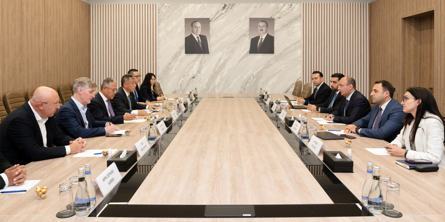 Rəqəmsal İnkişaf və Nəqliyyat Nazirliyində “CITIC Group” şirkətinin nümayəndə heyəti ilə görüş keçirilib
