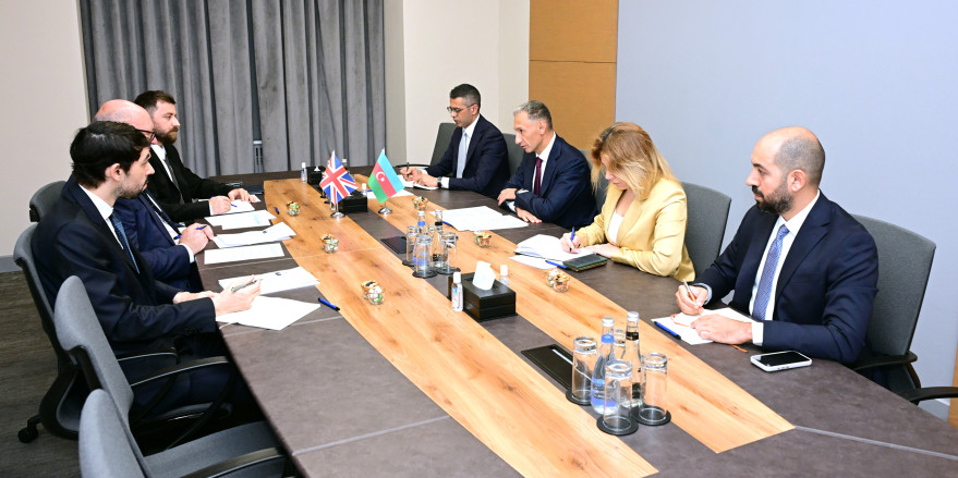 Nazir Rəşad Nəbiyev Böyük Britaniya və Şimali İrlandiya Birləşmiş Krallığının Azərbaycandakı səfiri ilə görüşüb