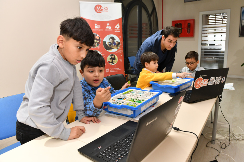 Training on new technologies for martyr children